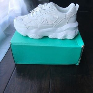 White chunky sole fashion sport shoes